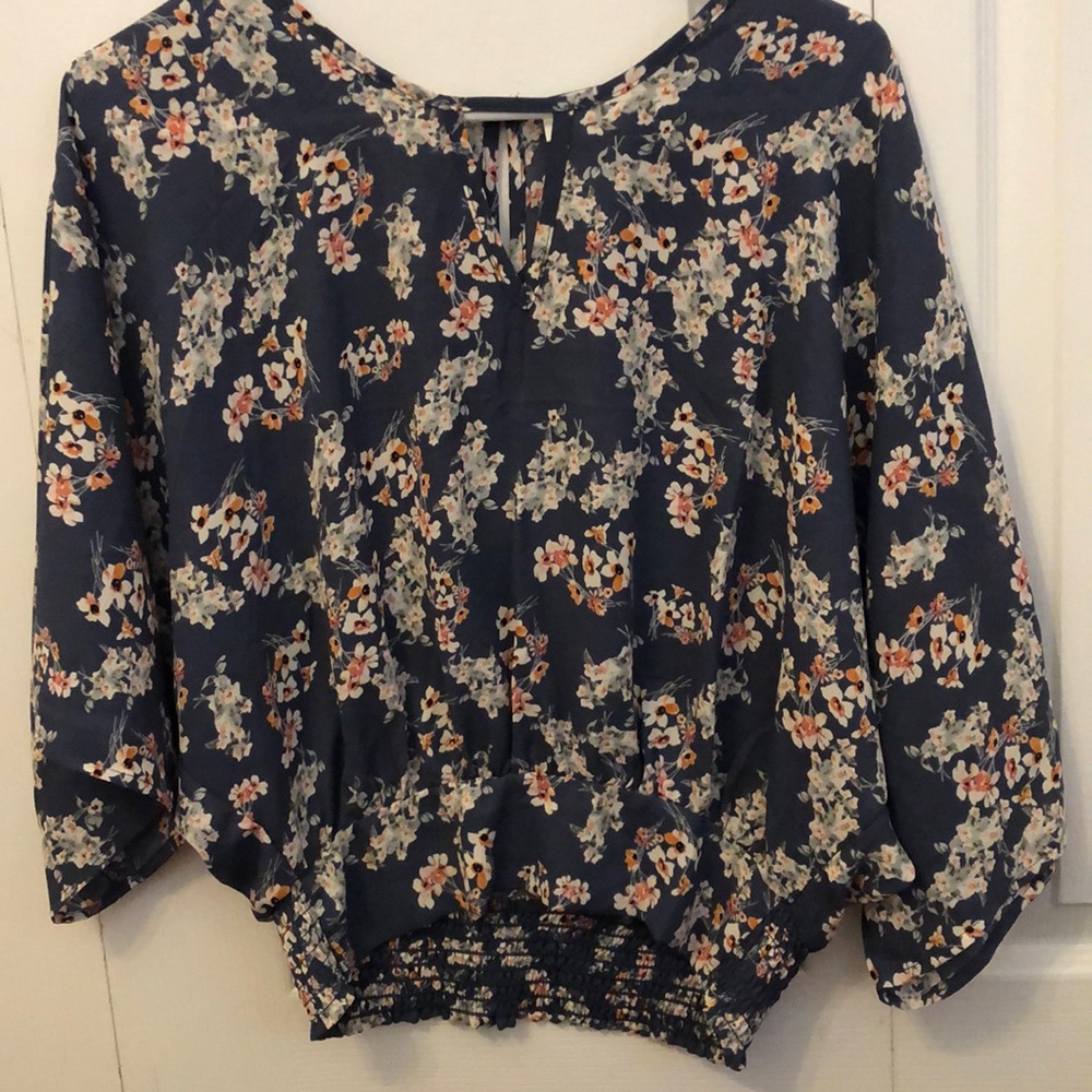 Brand new never worn bat sleeve floral top